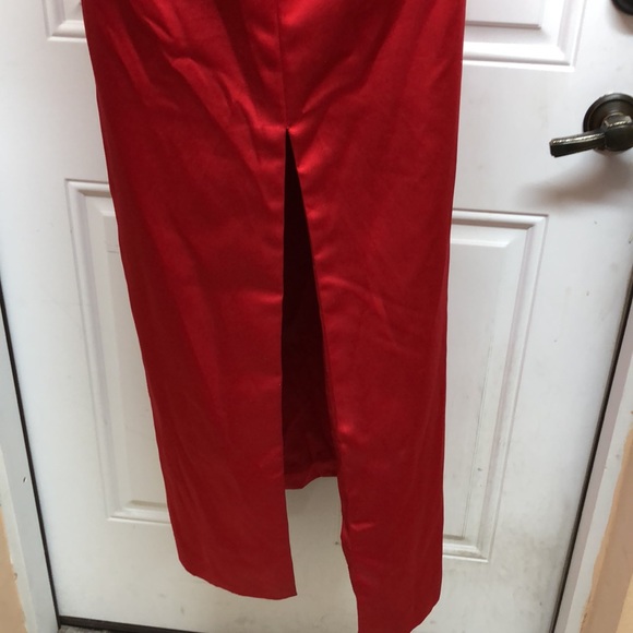 Red Satin De-Laru by Sheila Yen sz 9/10  Halter Formal - Picture 8 of 10